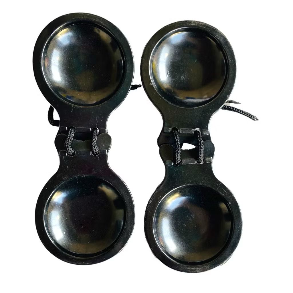 Castanhola Sintética Preta (Par)